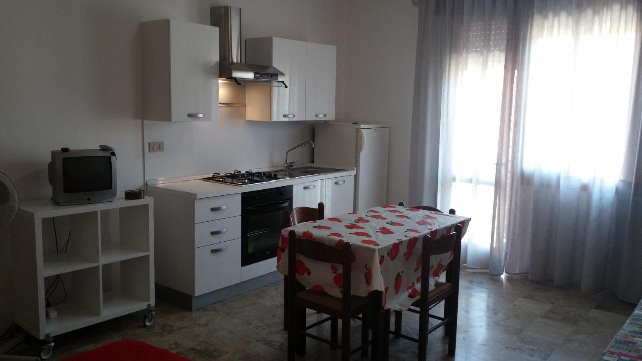 Residence Condominio Roma Ераклеа Екстер'єр фото