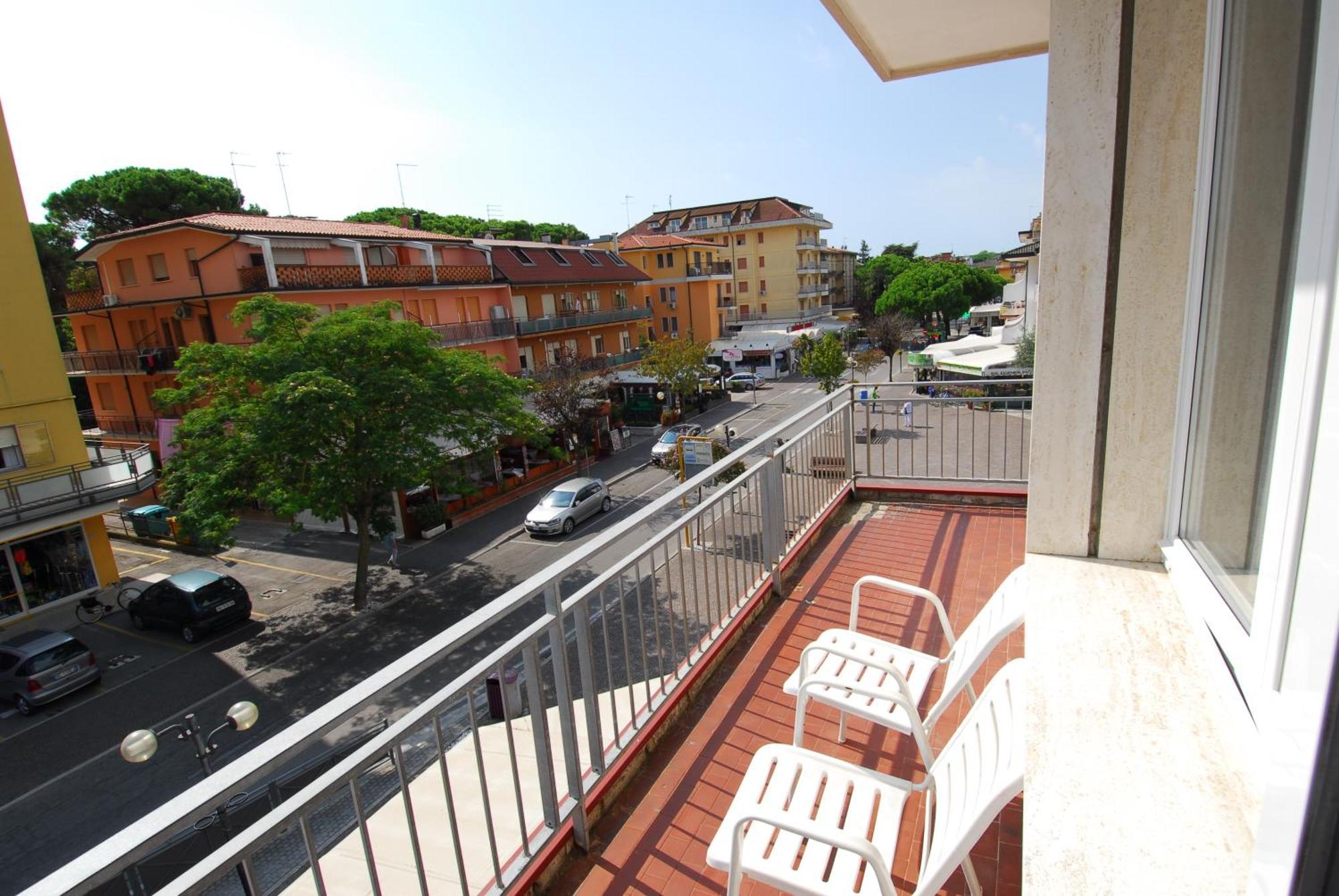 Residence Condominio Roma Ераклеа Екстер'єр фото